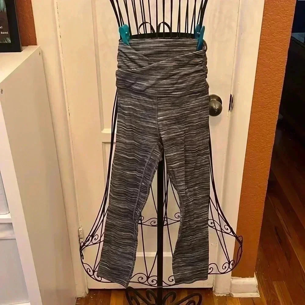 Lululemon Cross Waist Black White Align HR Crop Leggings-Sz 2